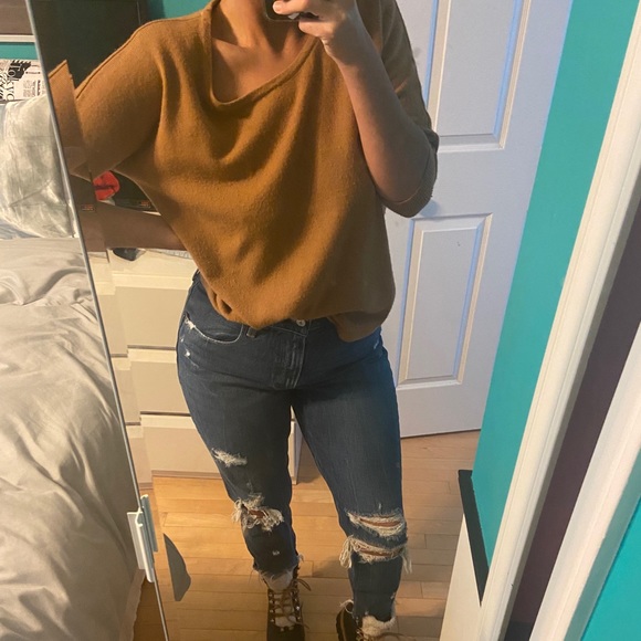 Sweater - Picture 1 of 2